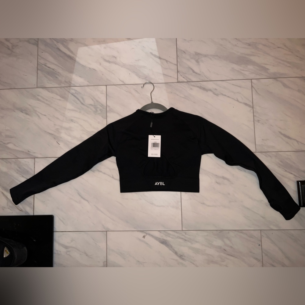 NWT AYBL LONG SLEEVE CROP